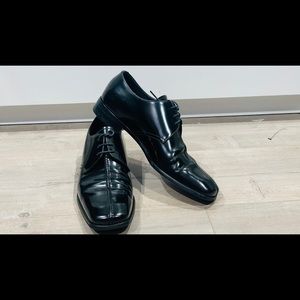 Prada Black Used Dress Shoes Size 7.